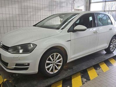Oryx white motherofpearl eff Gebraucht 2015 VW Golf LOUNGE Limousine | 9.850 € (Fairer Preis)