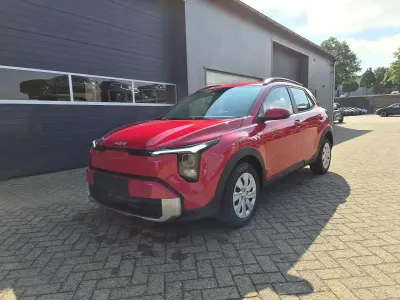 Neu Kia Stonic 101 PS (74 kW) 2026 Signalrot metallic SUV