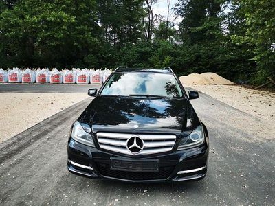 Schwarz Gebraucht 2012 Mercedes C220 Avantgarde Limousine | 9.000 € (Fairer Preis)