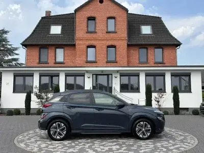 Gebraucht Hyundai Kona Trend 150 kW (204 PS) 2022 Blau SUV