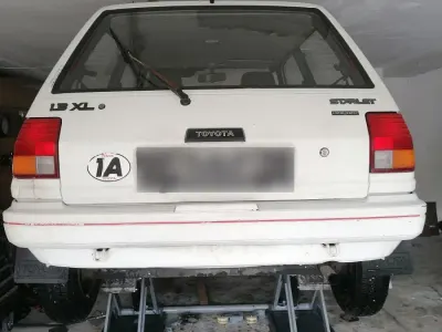 Gebraucht Toyota Starlet 75 PS (55 kW) 1988 Weiß Kleinwagen