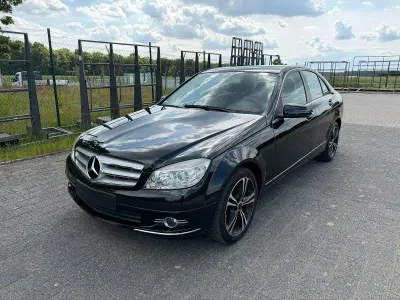 Gebraucht Mercedes C200 184 PS (135 kW) 2009 Schwarz Limousine