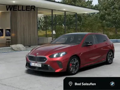 Gebraucht BMW M135 Performance 300 PS (220 kW) 2025 Dragon fire rot (rot) Kleinwagen