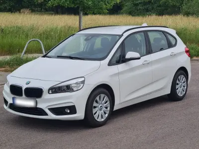 Gebraucht BMW 218 Active Tourer Advantage 136 PS (100 kW) 2018 Weiß Van / Kleinbus