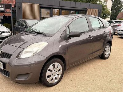 Gebraucht Toyota Yaris 99 PS (72 kW) 2011 Grau Limousine
