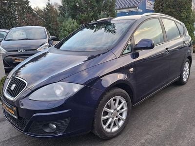 Blau Gebraucht 2010 Seat Altea XL Stylance Van / Kleinbus | 5.900 € (Teuer)