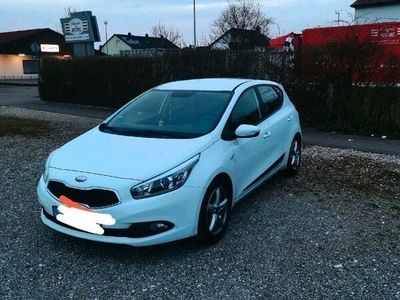 gebraucht Kia Ceed WITHE EDITION