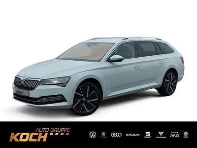 Moonweiss metallic Gebraucht 2024 Skoda Superb Style Kombi | 36.430 € (Etwas zu teuer)