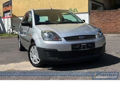 Gebraucht Ford Fiesta Ambiente 69 PS (50 kW) 2006 Silber Kleinwagen