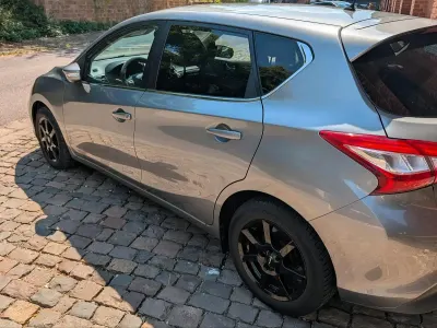 Gebraucht Nissan Pulsar 116 PS (85 kW) 2015 Grau Kleinwagen