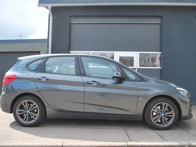 BMW 225