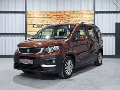 Gebraucht Peugeot Rifter Active 110 PS (80 kW) 2019 Braun Van / Kleinbus