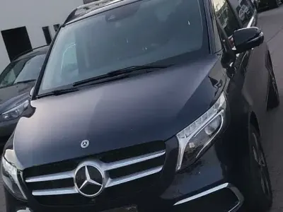Gebraucht Mercedes V300 Avantgarde 237 PS (174 kW) 2021 Blau Van / Kleinbus