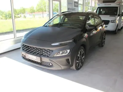 Gebraucht Hyundai Kona Pure 120 PS (88 kW) 2021 Schwarz SUV