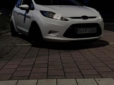 Gebraucht Ford Fiesta 82 PS (60 kW) 2009 Weiß Kleinwagen