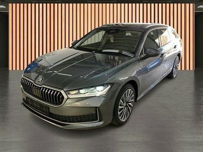 Gebraucht Skoda Superb LAURIN & KLEMENT 150 PS (110 kW) 2024 Graphite grau Kombi