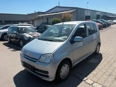 Gebraucht Daihatsu Cuore 58 PS (42 kW) 2006 Silber Kleinwagen