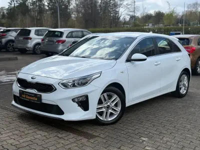 Gebraucht Kia Ceed Vision 140 PS (102 kW) 2021 Weiß Kleinwagen
