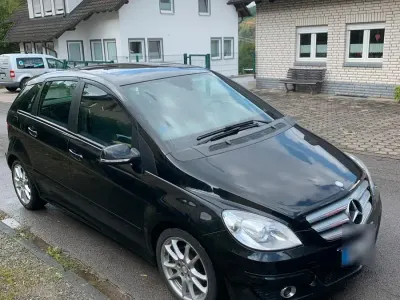 Gebraucht Mercedes B180 109 PS (80 kW) 2010 Schwarz Van / Kleinbus
