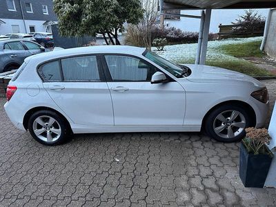 Gebraucht BMW 116 136 PS (100 kW) 2014 Weiß Kleinwagen