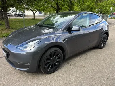 Käytetty Tesla Model Y 378 kW (514 HP) 2022 Katumaasturi