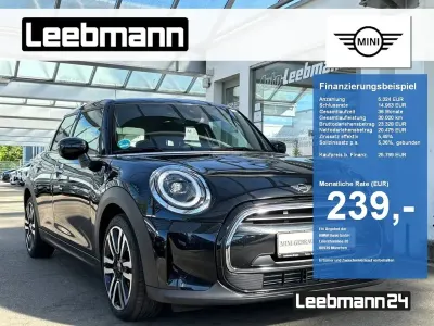 Gebraucht Mini Cooper Classic 136 PS (100 kW) 2024 Midnight black (metallic) Kleinwagen