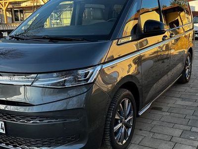 Gebraucht VW Multivan Style 204 PS (150 kW) 2023 Grau Van