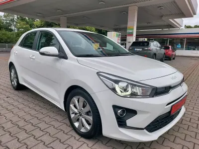 Gebraucht Kia Rio Vision 101 PS (74 kW) 2023 Weiß Limousine