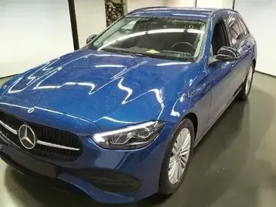 Gebraucht Mercedes C220 Avantgarde 270 PS (198 kW) 2023 Blau Limousine