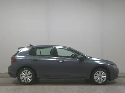 Gebraucht VW Golf VIII Life 116 PS (85 kW) 2023 Grau Limousine