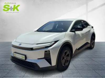 Neu Toyota C-HR 226 PS (166 kW) 2026 Platinumweiß perleffekt SUV
