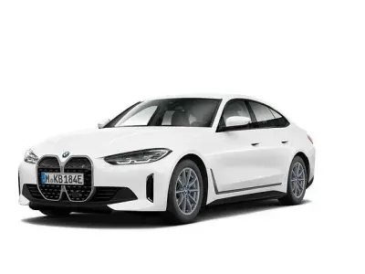 Używany BMW i4 Sport Line 250 kW (340 KM) 2023 Biały Sedan/Limuzyna