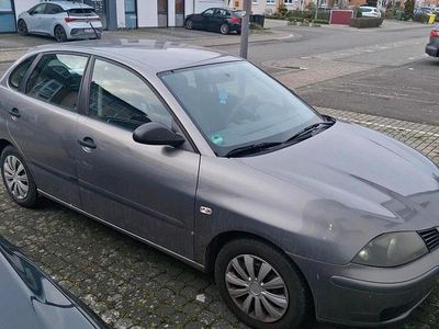 Silber Gebraucht 2004 Seat Ibiza Kleinwagen | 1.700 €