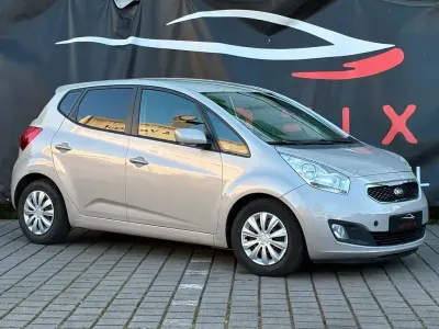 Usata Kia Venga Spirit 125 CV (91 kW) 2010 Argento Utilitaria