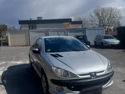 Gebraucht Peugeot 206 CC 108 PS (79 kW) 2002 Silber Cabrio