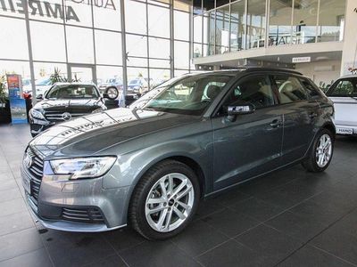 Gebraucht Audi A3 Exclusive 116 PS (85 kW) 2019 Grau Limousine