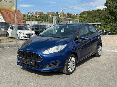 Gebraucht Ford Fiesta Trend 101 PS (74 kW) 2016 Blau Kleinwagen