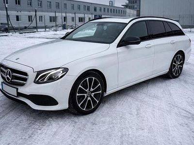 Gebraucht Mercedes E220 Night 194 PS (142 kW) 2019 Weiß Kombi