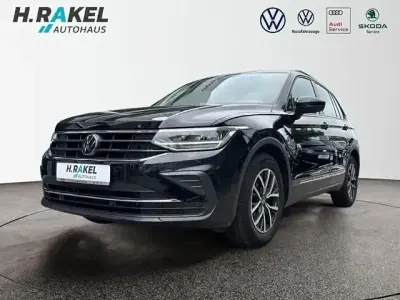 Gebraucht VW Tiguan Life 150 PS (110 kW) 2022 Schwarz SUV