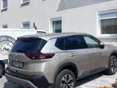 Gebraucht Nissan X-Trail Acenta 163 PS (119 kW) 2024 Beige SUV