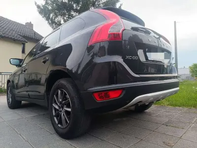 Używany Volvo XC60 Summum 163 KM (119 kW) 2012 Czarny SUV