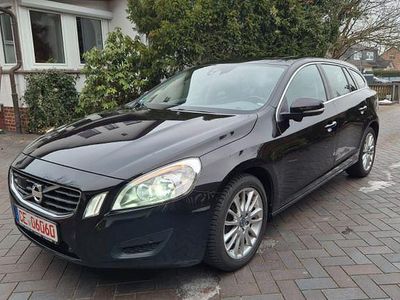 Gebraucht Volvo V60 Momentum 215 PS (158 kW) 2012 Schwarz Kombi