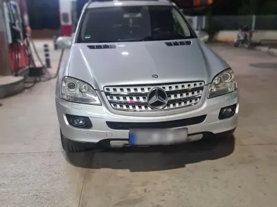 Gebraucht Mercedes ML320 224 PS (164 kW) 2007 Silber SUV