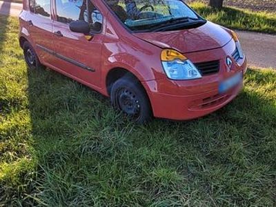 Begagnad Renault Modus 75 HK (55 kW) 2004 Röd Minibuss