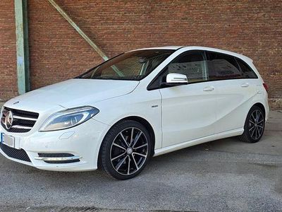 Usata Mercedes B200 136 CV (100 kW) 2012 Bianco Monovolume