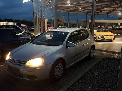 Gebraucht VW Golf 115 PS (84 kW) 2004 Silber Coupé