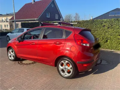 Gebraucht Ford Fiesta Titanium 90 PS (66 kW) 2009 Orange Kleinwagen