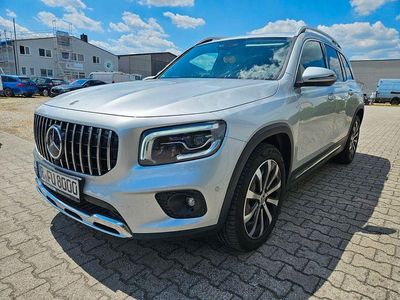 Mercedes GLB220