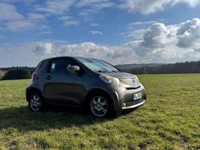 Gebraucht Toyota iQ 68 PS (50 kW) 2010 Braun Kleinwagen