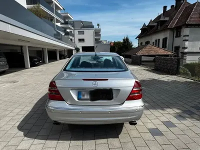 Gebraucht Mercedes E320 224 PS (164 kW) 2003 Silber Limousine
